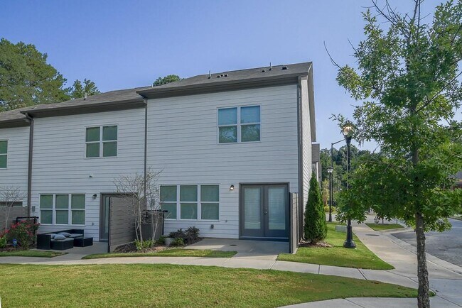Building Photo - 2867 St Elizabeth Wy NW