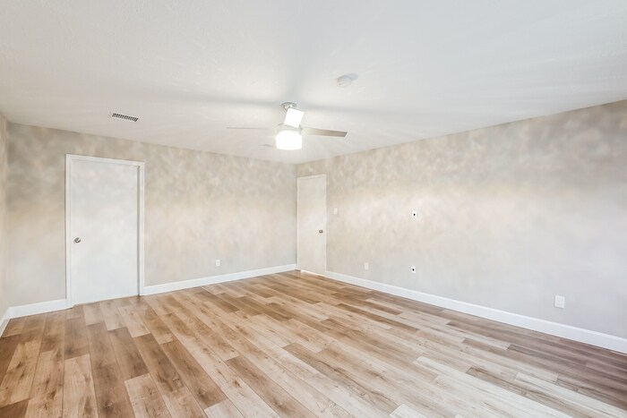 Building Photo - 11818 Oakcroft Dr