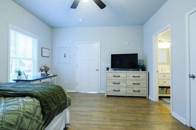 Building Photo - 178 Dan's Way