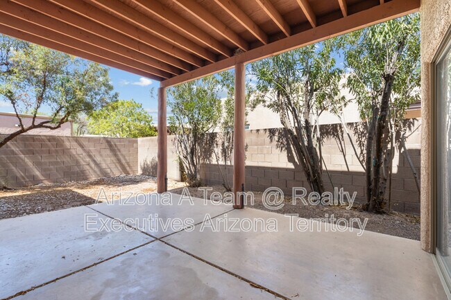 Building Photo - 3730 N Bay Horse Loop