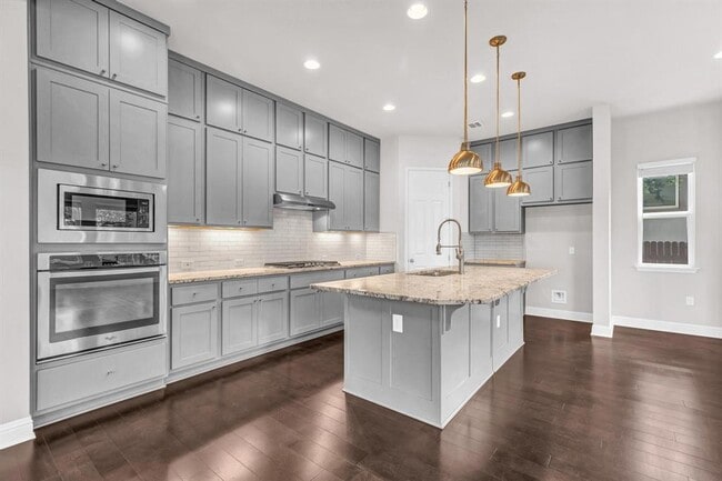 Building Photo - 6716 Vitruvius Dr