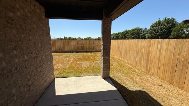 Building Photo - CORNER LOT!!!Glendale area CISD 3/2/2 !!! Be the 1st to live here!!!