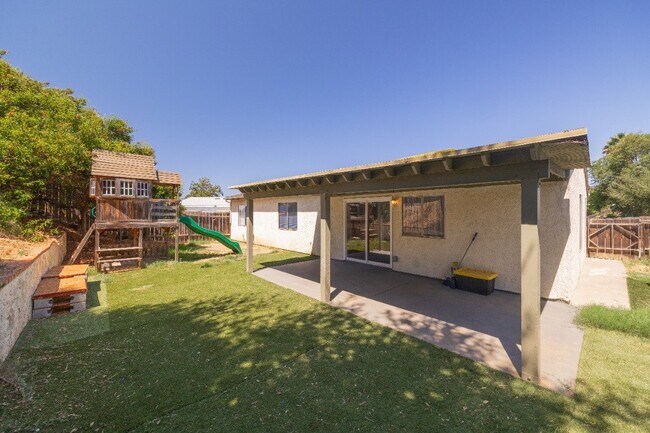 Building Photo - 2863 Roseann Ave