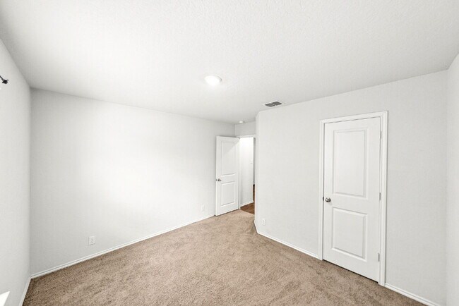 Building Photo - New Rental Alert! 2 Weeks Free Rent with 15 Month Lease