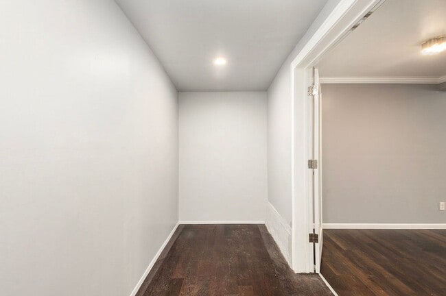 Building Photo - 1423 Caroline St