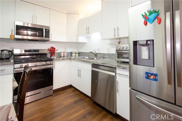 Building Photo - 9551 Vía Ricardo