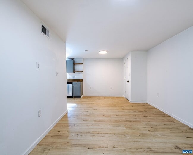 Building Photo - 2308 Center Ave