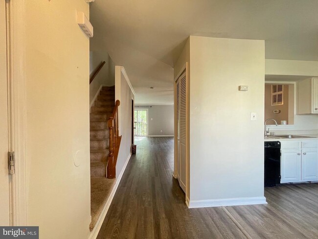 Building Photo - 17929 Milroy Dr