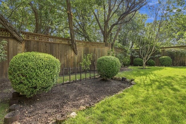 Building Photo - 3120 Cohoba Dr
