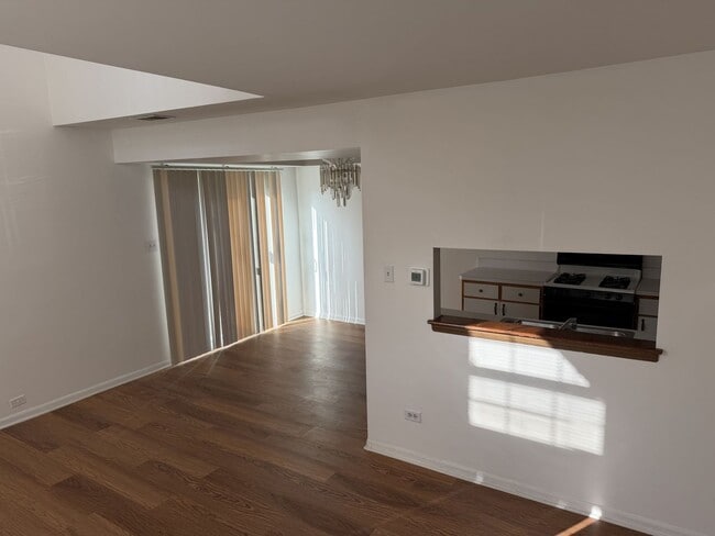 Building Photo - 18083 Vista Dr