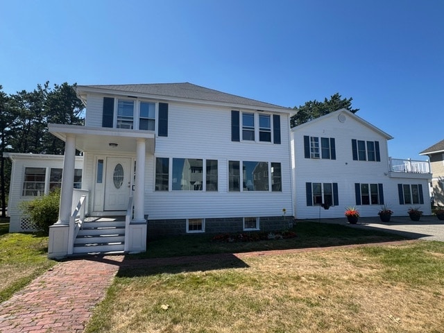 Building Photo - 72 Oceanside Dr