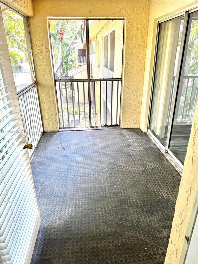 Building Photo - 1192 Coral Club Dr