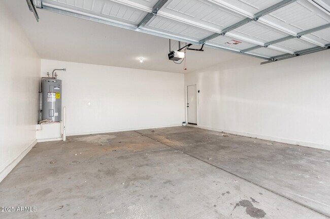 Building Photo - 2934 S 104th Ln