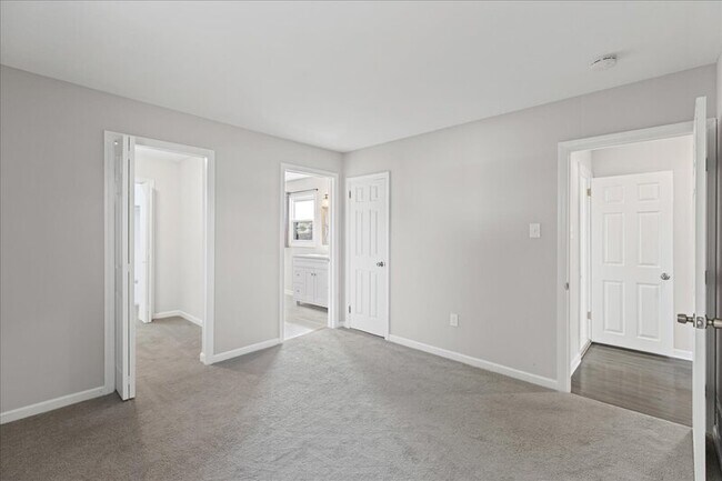 Building Photo - 116 Barclay Dr