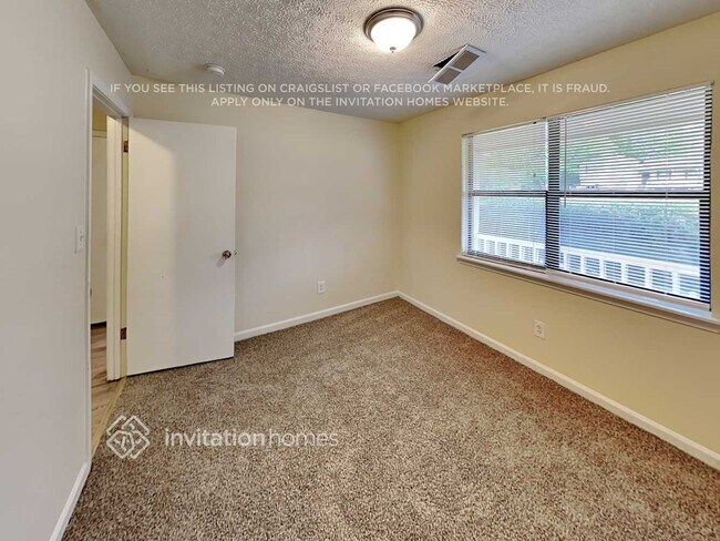Building Photo - 514 Woodland St