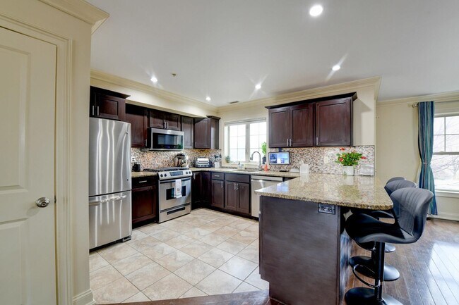 Building Photo - 1625 Paterson Plank Rd