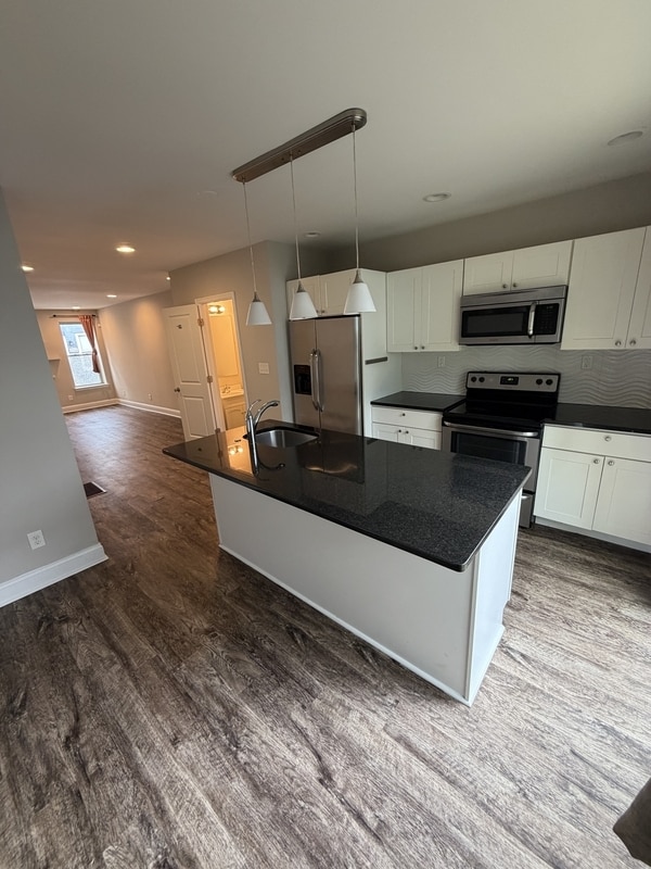 Building Photo - 2733 Latona St