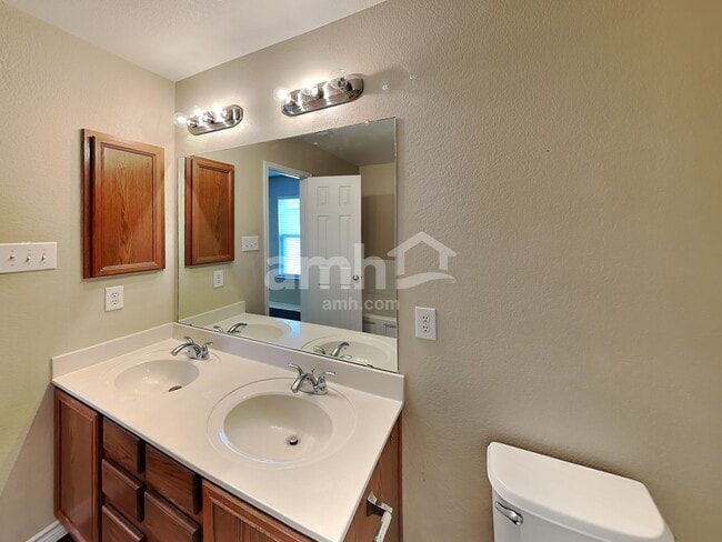 Building Photo - 5459 Montague Ln