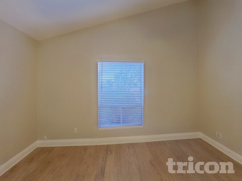 Building Photo - 1500 N Markdale
