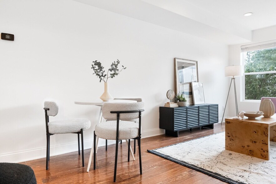 Living/Dining area - 1920 3rd St NE