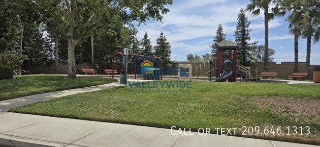 Building Photo - 2104 Ukiah Ct
