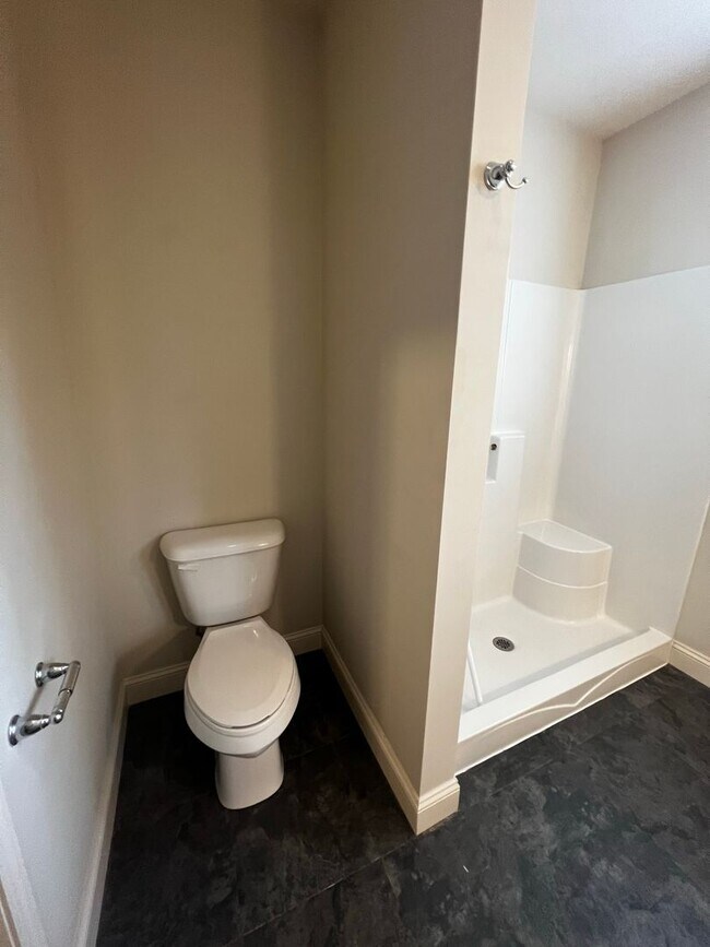 Building Photo - 228 Bayberry Cir