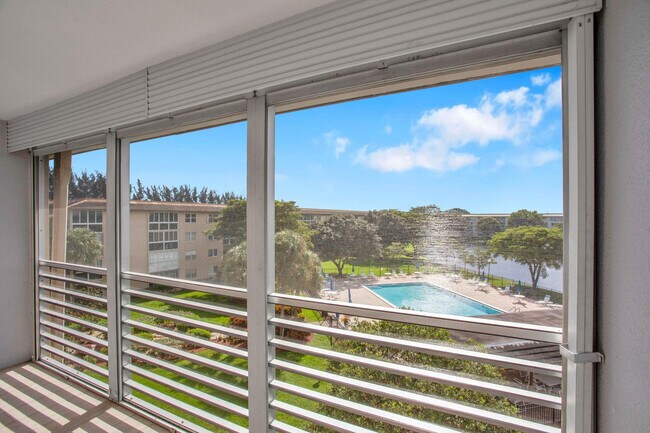 Building Photo - 1702 Andros Isle