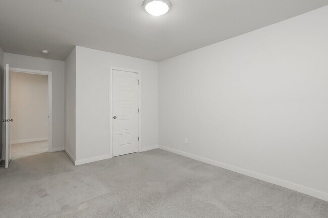 Building Photo - Spacious 5-Bedroom Home for Rent in Martha Lake – Lynnwood