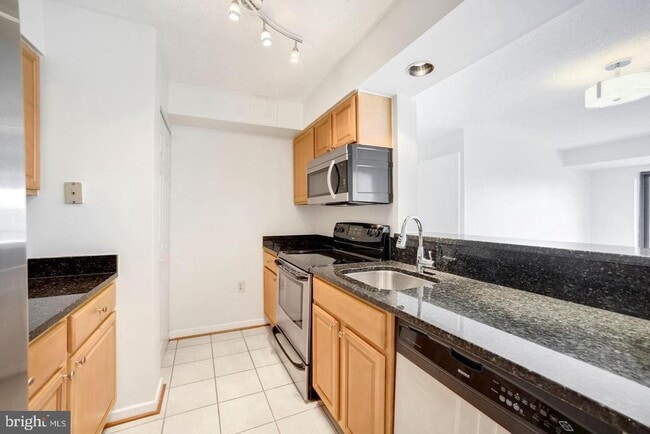 Building Photo - 2111 Wisconsin Ave NW