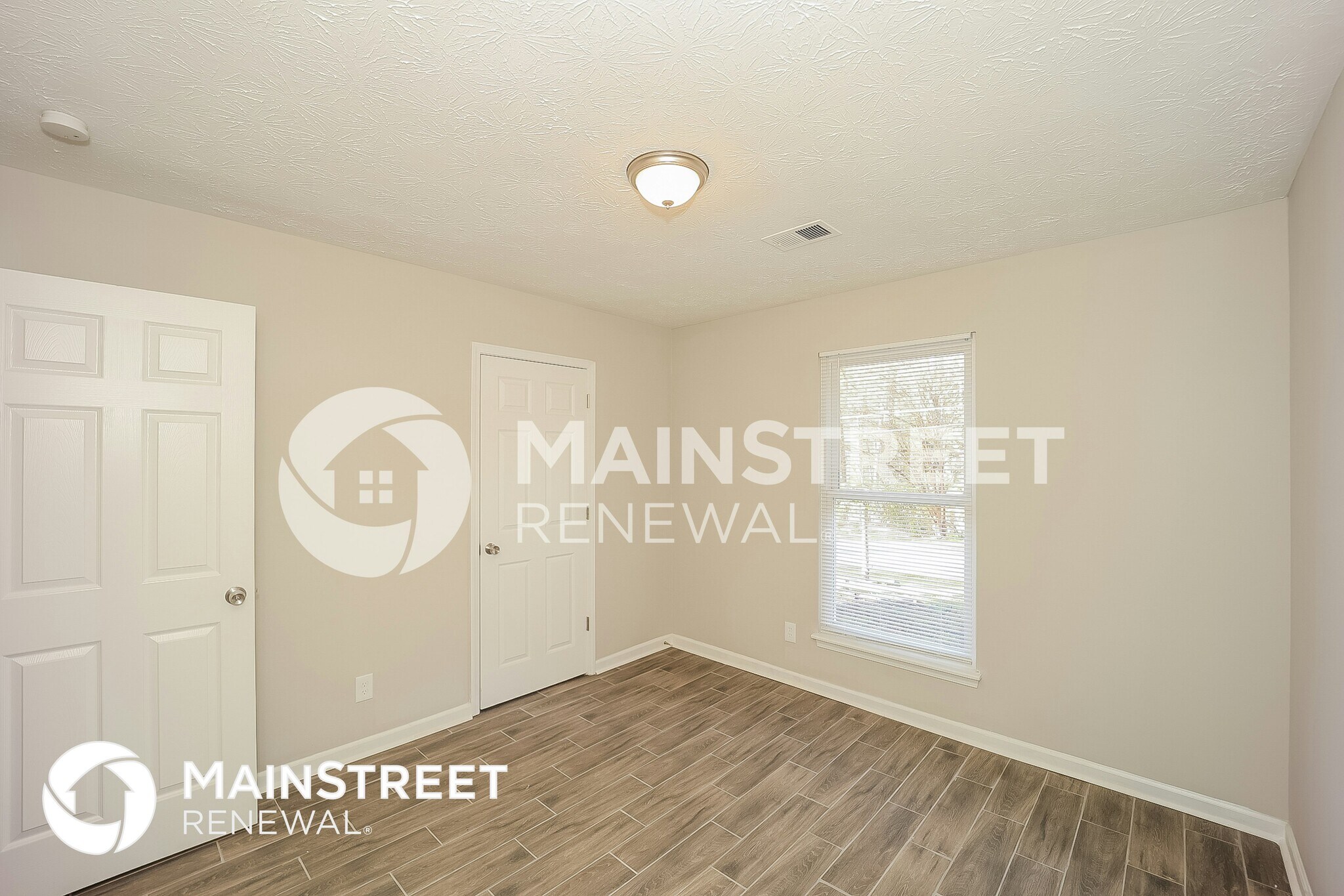 Building Photo - 3376 Deshong Dr SW