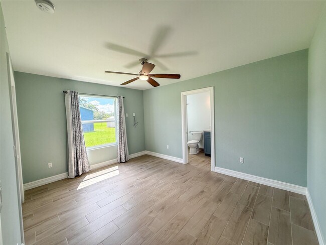 Building Photo - 17420 SW 54th St