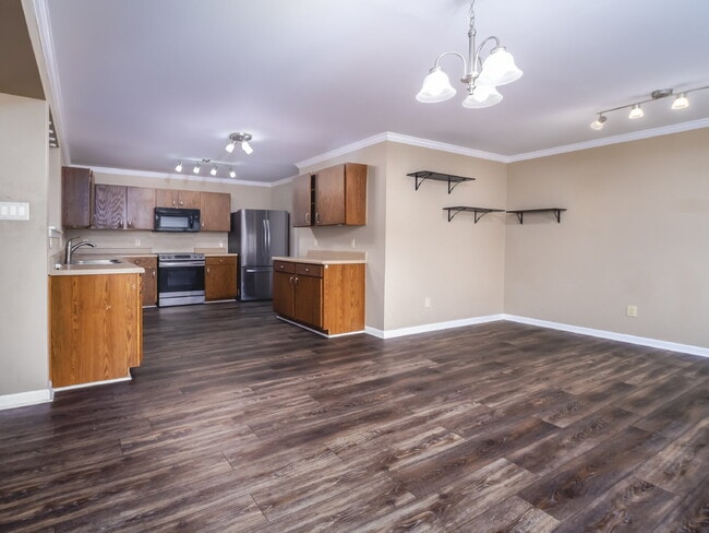 Building Photo - 910 Torsion Lane