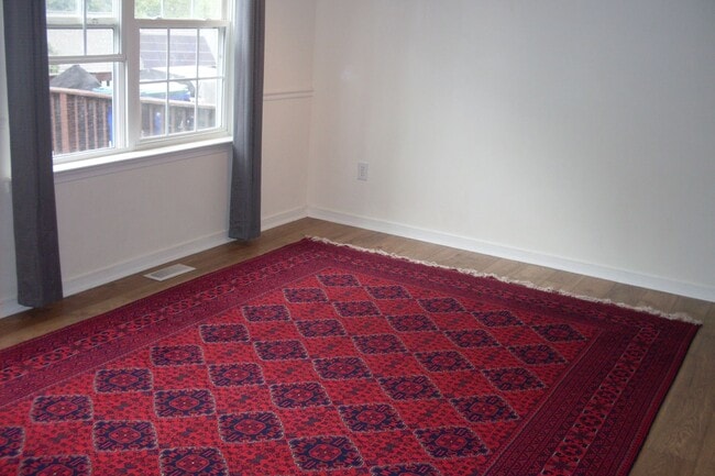 Building Photo - Beautiful Townhome in Stone River