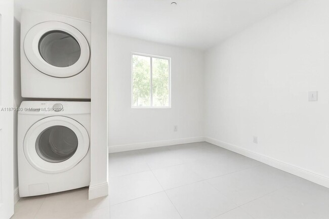 Building Photo - 541 NW 33rd St
