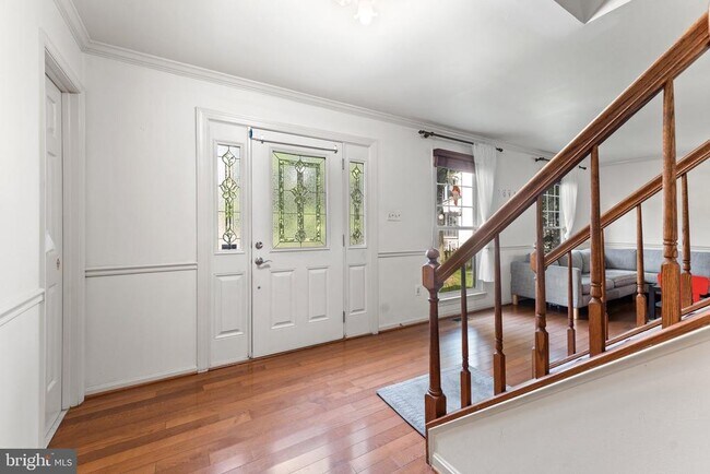 Building Photo - 8000 Sandburg Ct