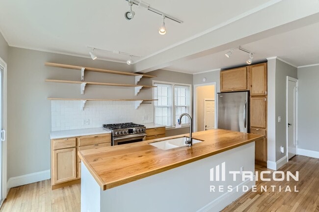 Building Photo - 4849 Xerxes Ave S
