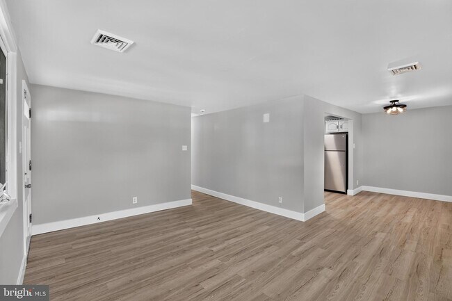 Building Photo - 1539 Reservoir Ave