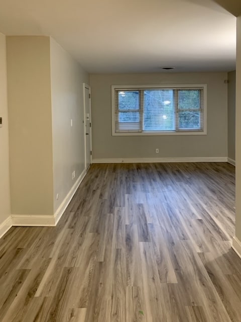 LIVINGROOM - 3668 Kingsboro Rd NE