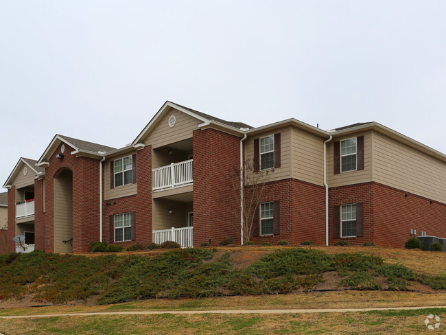 Primary Photo - Mallard Lake Apartments