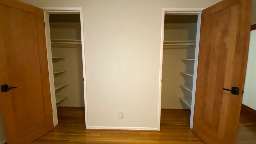 Building Photo - 4425 Maplewood Ave