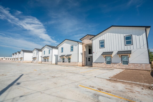 Building Photo - 716 Ragland Road