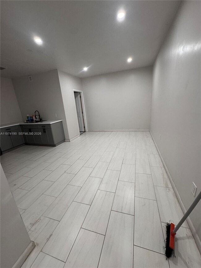 Building Photo - 11711 SW 107th Ct