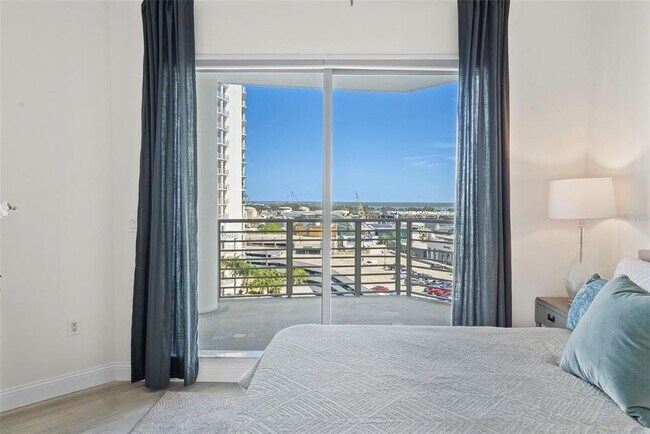 Building Photo - 449 S 12th St