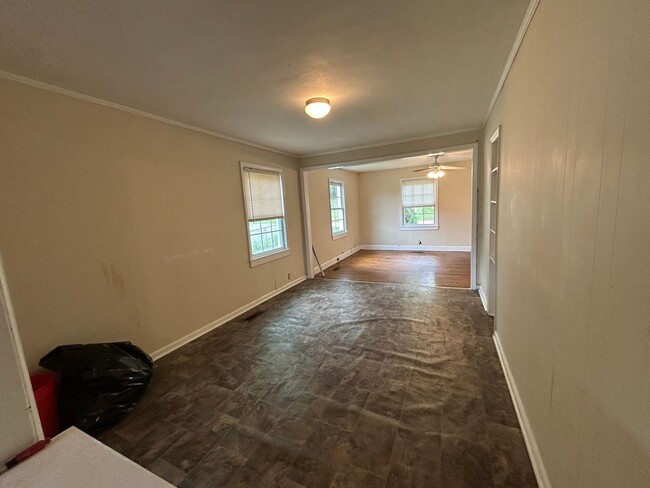 Building Photo - 106 Whaley St