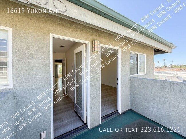 Building Photo - 16619 Yukon Ave