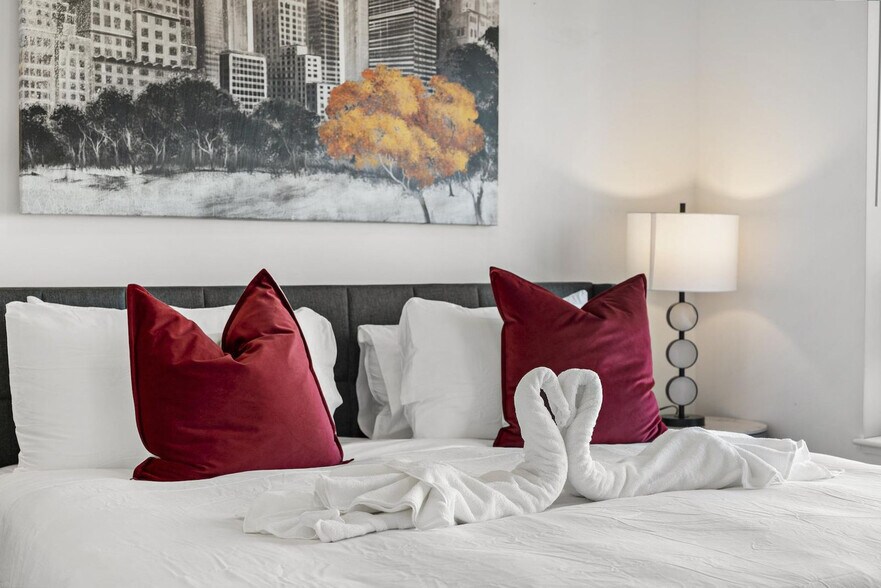 Building Photo - 600 Broadway-SI ID1240311P