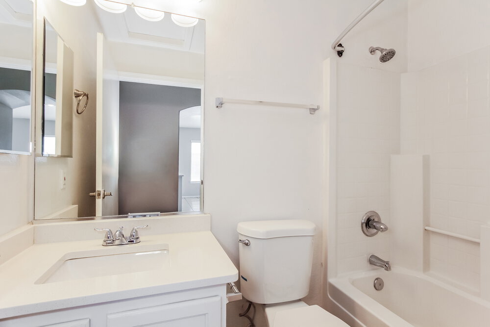 Building Photo - 13117 N El Frio St