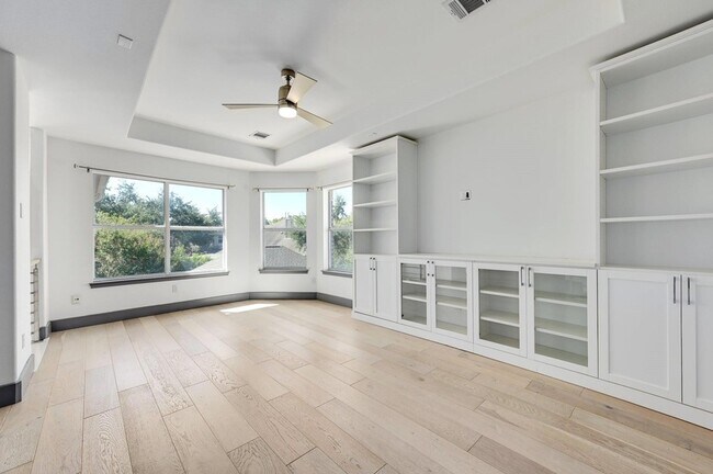 Building Photo - 10011 Brightling Ln