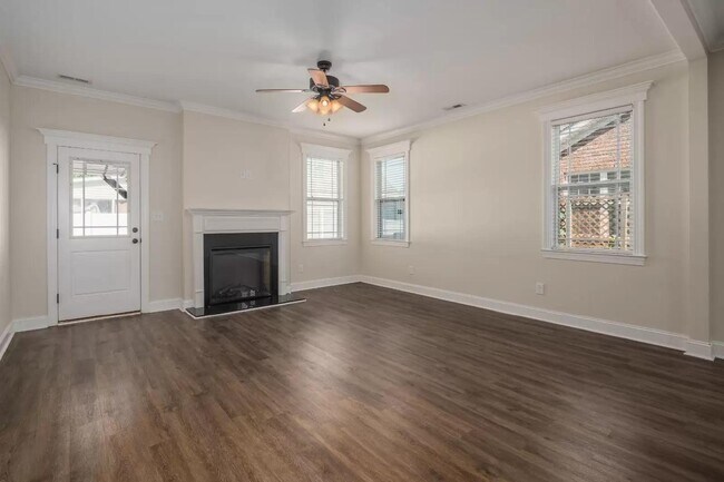 Building Photo - 925 Dearborn Ct