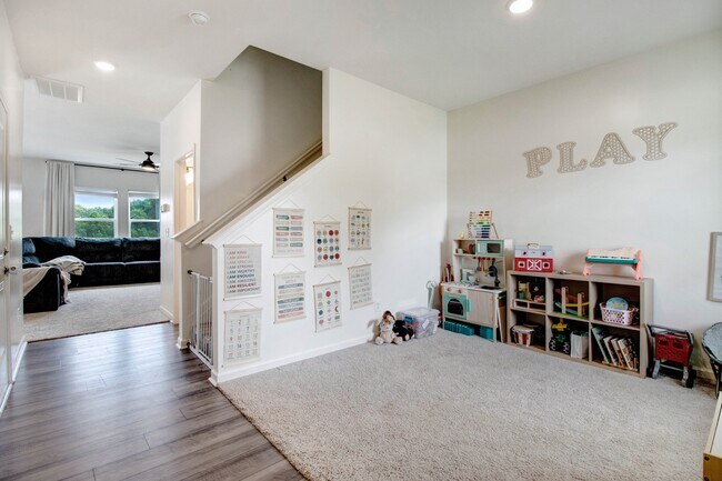 Building Photo - 307 Kenison Way